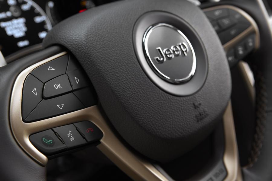  Jeep Grand Cherokee Summit 2014 года  (фото 8 из 61)